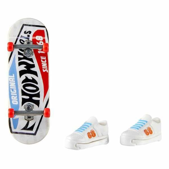 Mini monopatin hot wheels. incluye zapatos. 10 cm - modelos surtidos