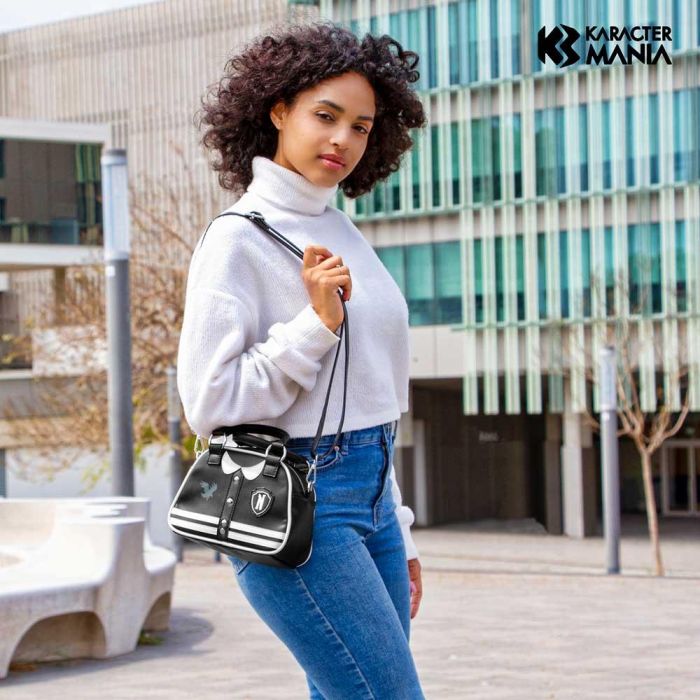 Bolso Bowling Fashion Varsity Casual Wednesday Miércoles Negro 4 Bolso Bowling Fashion Varsity Casual Wednesday Miércoles Negro 4