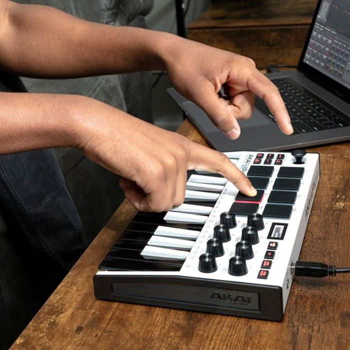 Controlador de Sonido Akai MPK Mini MK3 2 Controlador de Sonido Akai MPK Mini MK3 2