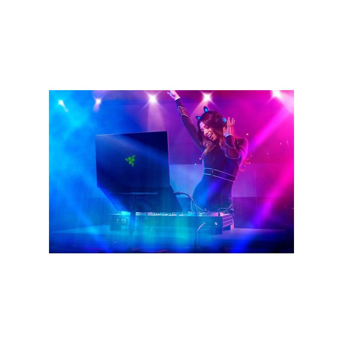 Razer Blade 18 i9-13950HX Portátil 45,7 cm (18") Quad HD+ Intel® Core™ i9 32 GB DDR5-SDRAM 1000 GB SSD NVIDIA GeForce RTX 4080 Wi-Fi 6E (802.11ax) Windows 11 Home Negro