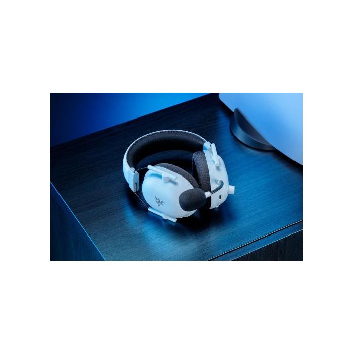 Razer BlackShark V2 Pro for PlayStation Auriculares Inalámbrico Diadema Juego USB Tipo C Bluetooth Blanco 1