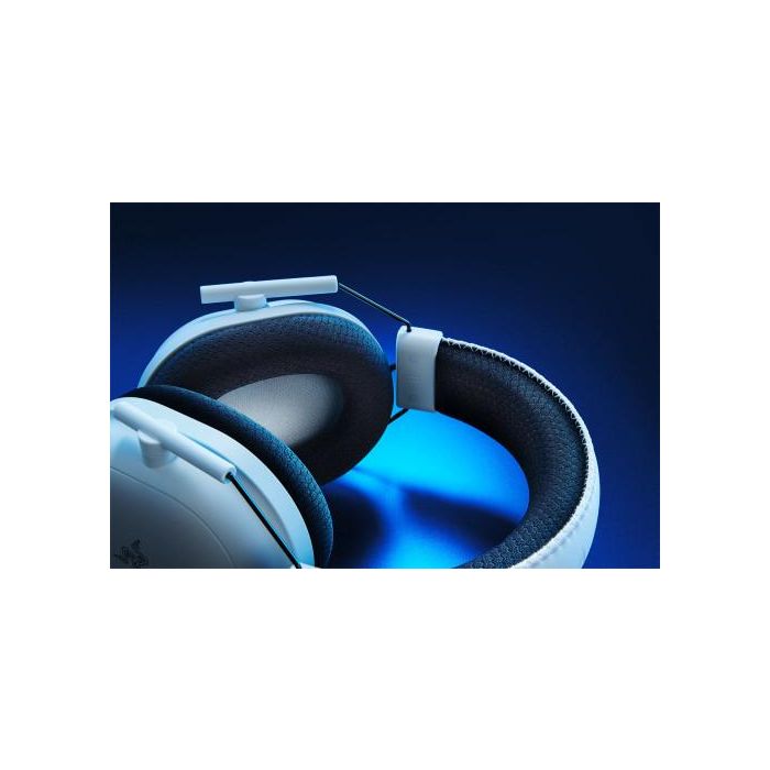Razer BlackShark V2 Pro for PlayStation Auriculares Inalámbrico Diadema Juego USB Tipo C Bluetooth Blanco 2
