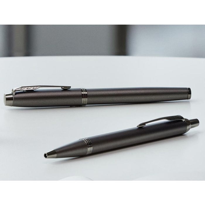 Pluma Parker Im Professionals Monochrome Bronce Plumin F En Estuche De Regalo 4