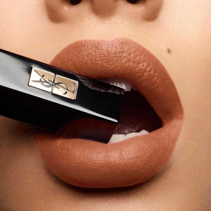 The slim velvet radical lipstick #320-scorching brown 1 u 2 The slim velvet radical lipstick #320-scorching brown 1 u 2
