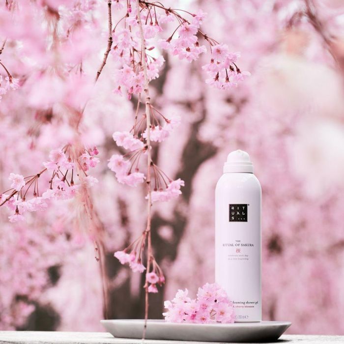 The ritual of sakura foaming shower gel 200 ml 3