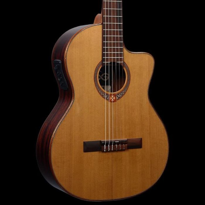 LAG Guitarra Clásica Electroacústica Auditorium Occitania 118 Natural con Tapa de Cedro y Electrónica Astro-LAG Cutaway 4