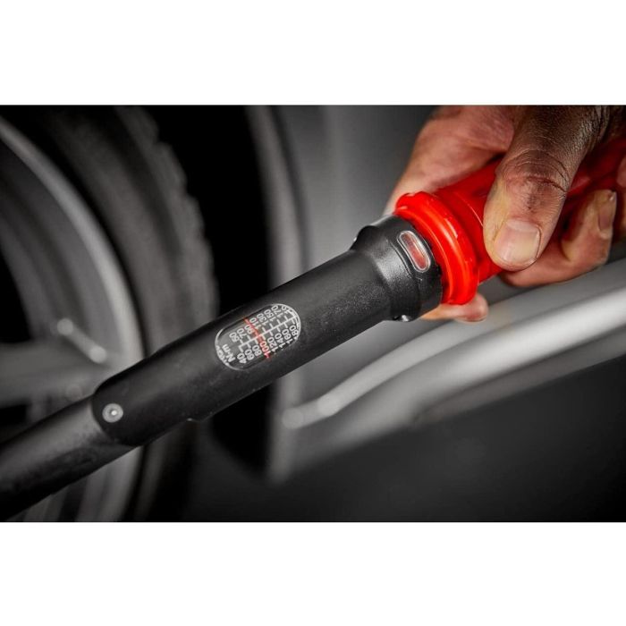 Formula 1 F110799 Llave Dinamométrica 12,7mm (1/2") con Vasos 17-19mm, Extensión 120mm, Precisión ±4% y Maletín 2 Formula 1 F110799 Llave Dinamométrica 12,7mm (1/2") con Vasos 17-19mm, Extensión 120mm, Precisión ±4% y Maletín 2