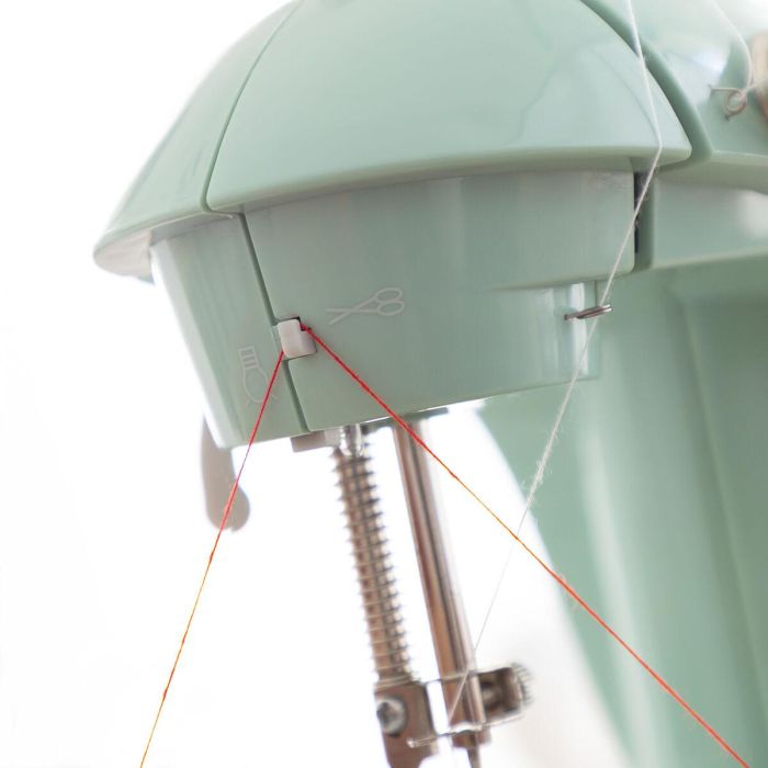 Innovagoods Mini Máquina de Coser Portátil V0103326 con LED, Cortahílos y Accesorios, 2 Velocidades, Doble Puntada, Fácil de Usar y Transportar 11 Innovagoods Mini Máquina de Coser Portátil V0103326 con LED, Cortahílos y Accesorios, 2 Velocidades, Doble Puntada, Fácil de Usar y Transportar 11