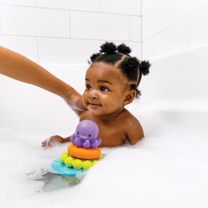 Infantino Pirámide de Baño Pulpo Flotante con 3 Anillos Sensoriales Apilables y Rociador de Agua para Bebés y Niños 2