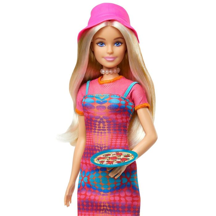 Barbie Hwh97 Muñeca Viajera Italia Pink Passport. Conjunto con Vestido Veraniego, Sandalias, Sombrero y Gafas de Sol. 3 Barbie Hwh97 Muñeca Viajera Italia Pink Passport. Conjunto con Vestido Veraniego, Sandalias, Sombrero y Gafas de Sol. 3