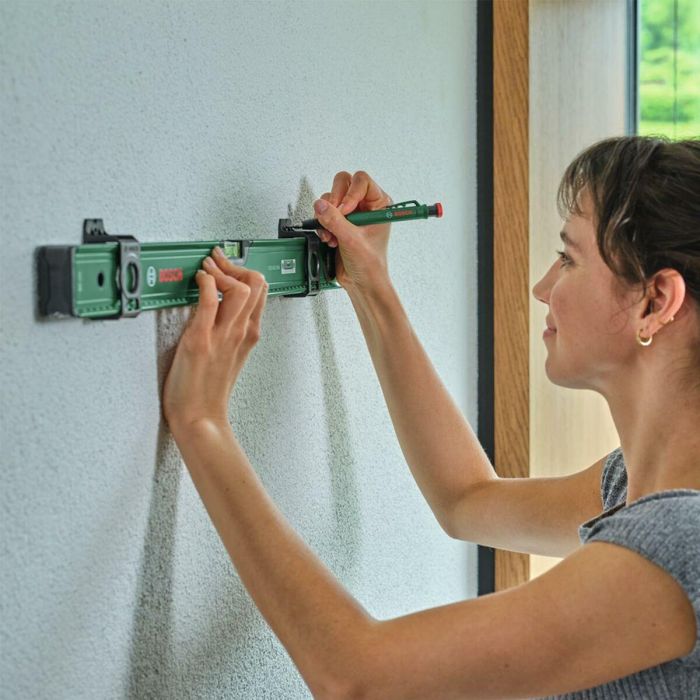 Bosch BOS4053423253856 Nivel de burbuja de 60 cm con 2 cursores, ampollas fluorescentes horizontales y verticales, escala métrica, ranura en V 4 Bosch BOS4053423253856 Nivel de burbuja de 60 cm con 2 cursores, ampollas fluorescentes horizontales y verticales, escala métrica, ranura en V 4