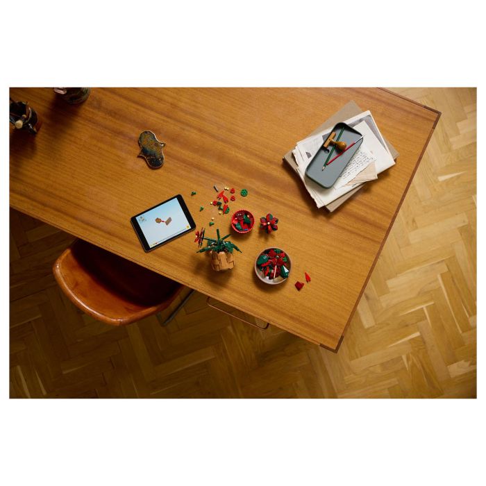 LEGO 10370 Icons Flor de Pascua, Juego Construcción 608 Piezas, 18+ Años 14