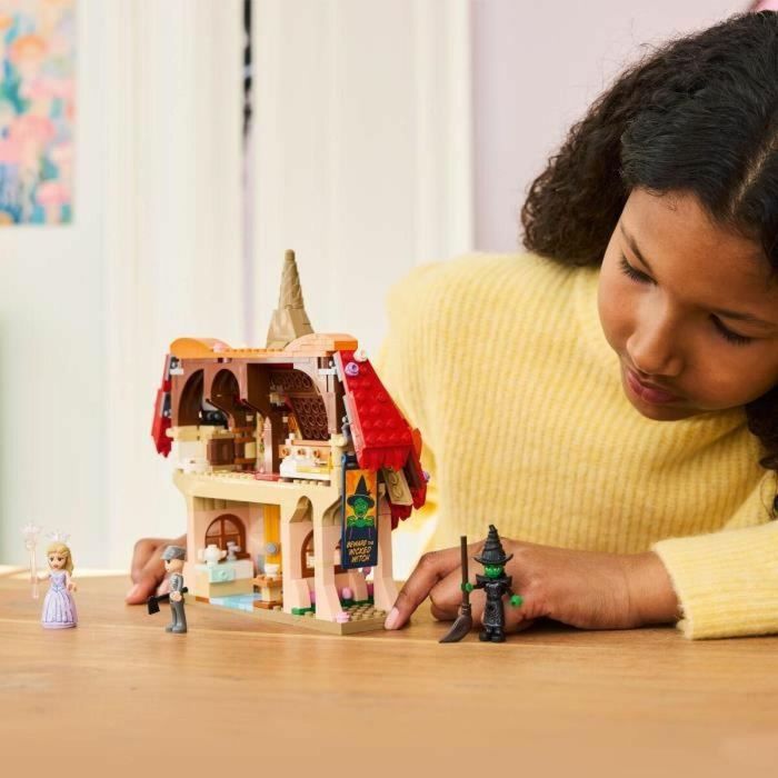Lego Wicked 75690 Glinda y Elphaba en Munchkinland - Set de Construcción para Niños de 9 Años 3