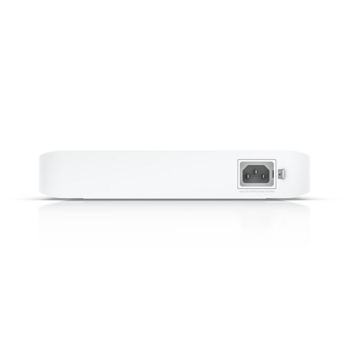 Ubiquiti 8x RJ-45, L3, 2x SFP+, PoE/PoE+ 2
