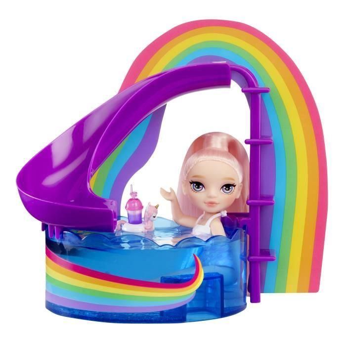 MGA 522249 Rainbow High Littles Playset: Día de Piscina con Muñeca Blush Parker y Accesorios Flotador Unicornio 1