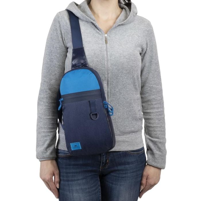 Riva OneShoulder Bag Dijon 10,1" blau 5312 11 Riva OneShoulder Bag Dijon 10,1" blau 5312 11