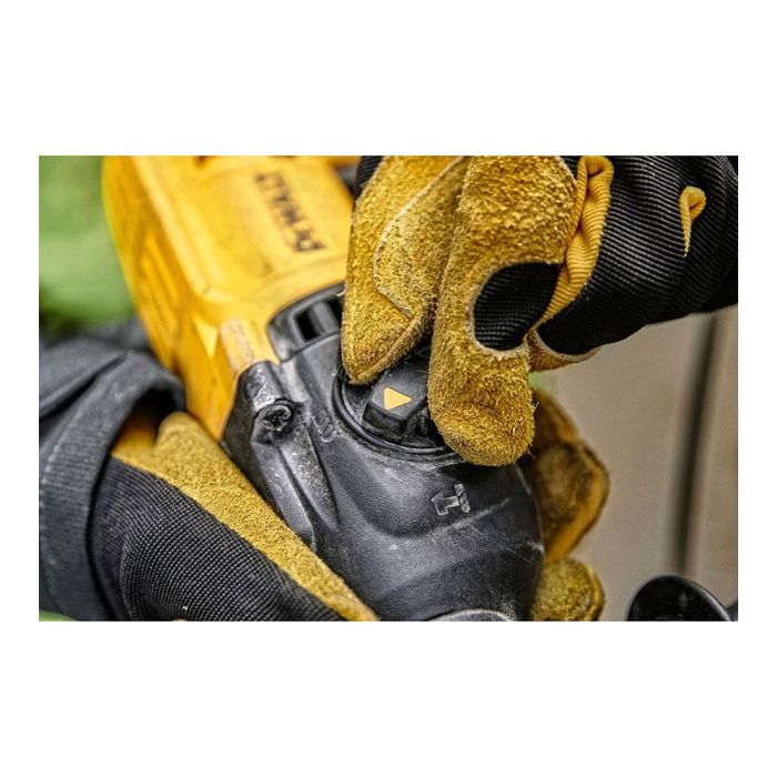 Dewalt Martillo Combinado D25033K-QS 710W con Maletín para Hormigón, Metal y Madera, Capacidad 4-22mm 1