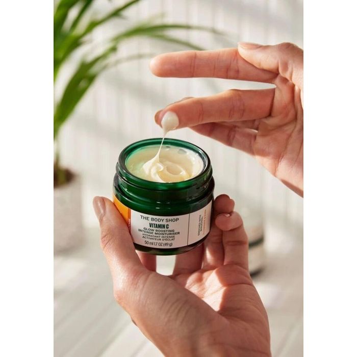 The Body Shop Vitamic C Glow Boosting Moisturiser 1 The Body Shop Vitamic C Glow Boosting Moisturiser 1