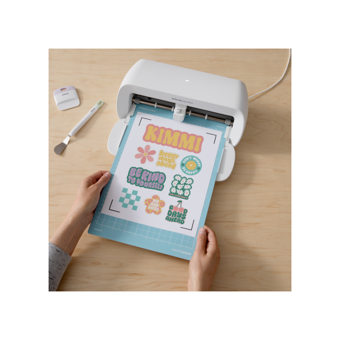 Cricut 2010361 Vinilo de Transferencia Térmica Liso, Blanco, 8 Hojas, 210x297 mm, Compatible con Cricut Maker, Explore y Joy Xtra 4 Cricut 2010361 Vinilo de Transferencia Térmica Liso, Blanco, 8 Hojas, 210x297 mm, Compatible con Cricut Maker, Explore y Joy Xtra 4