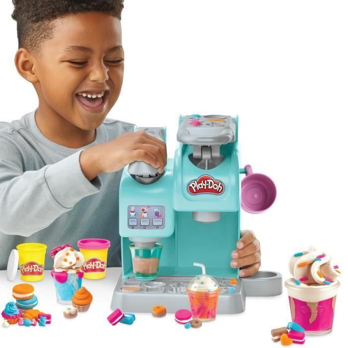 Hasbro F5836 Play-Doh Super Cafetería de Juguete con 8 botes plastilina y 20 accesorios para crear bebidas y postres, Edad +3 años 2 Hasbro F5836 Play-Doh Super Cafetería de Juguete con 8 botes plastilina y 20 accesorios para crear bebidas y postres, Edad +3 años 2