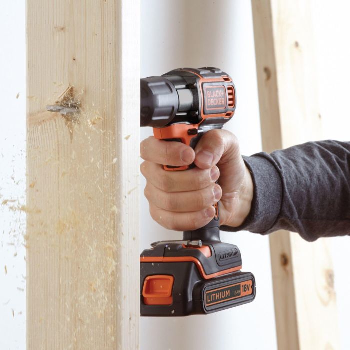 Black&Decker Akku-Bohrschr. 18V 2 x 1.5Ah Li Akku ASD18KB 4