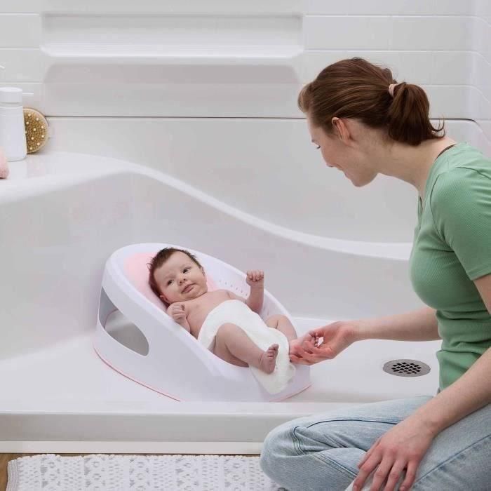 INGENUITY Asiento de baño antideslizante para niñas de 0 a 6 meses o 9 kg, asiento perforado para dejar fluir el agua, Rosa 2 INGENUITY Asiento de baño antideslizante para niñas de 0 a 6 meses o 9 kg, asiento perforado para dejar fluir el agua, Rosa 2