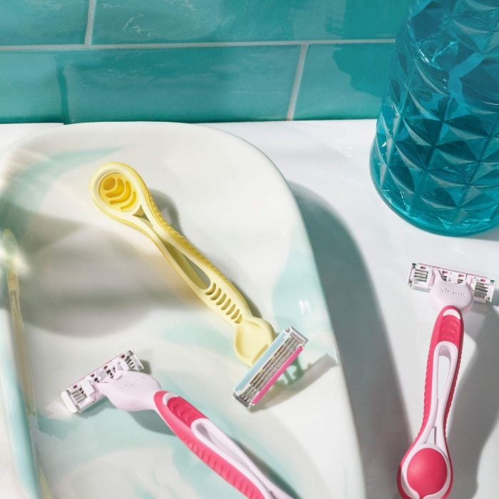Gillette VENUS3 DRAGONFRUIT Cuchillas de Depilación Desechables para Mujer - 3 Unidades 2 Gillette VENUS3 DRAGONFRUIT Cuchillas de Depilación Desechables para Mujer - 3 Unidades 2