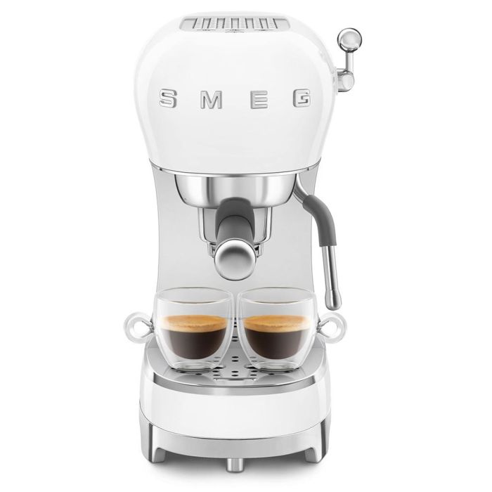 Smeg ECF02WHEU Cafetera Estilo Años 50 Blanca 4