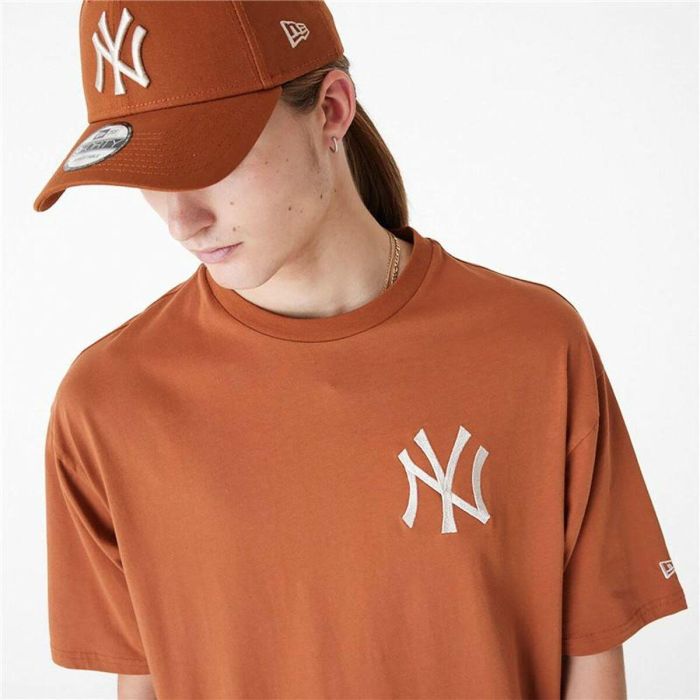 Camiseta de Manga Corta Hombre New Era LEAGUE ESSNTLS LC OS TEE NEYYAN 60435552 Marrón (M) 2