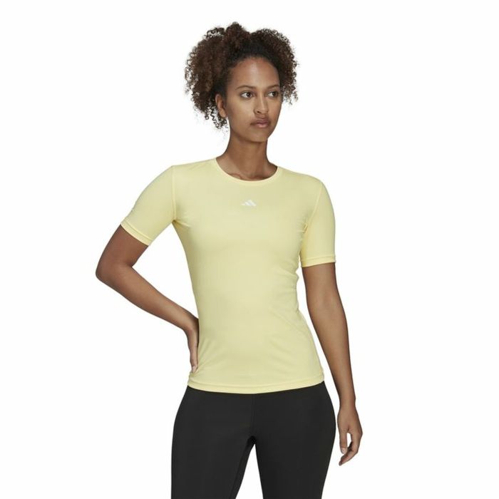 Camiseta de Manga Corta Mujer Adidas Techfit Training Amarillo 5