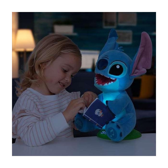 Muñeco Stitch Cuenta Cuentos 25 cm con luces y sonidos, tiene 4 historias y 4 canciones ¡mueve su cuerpo y boca mientas habla o canta! 7