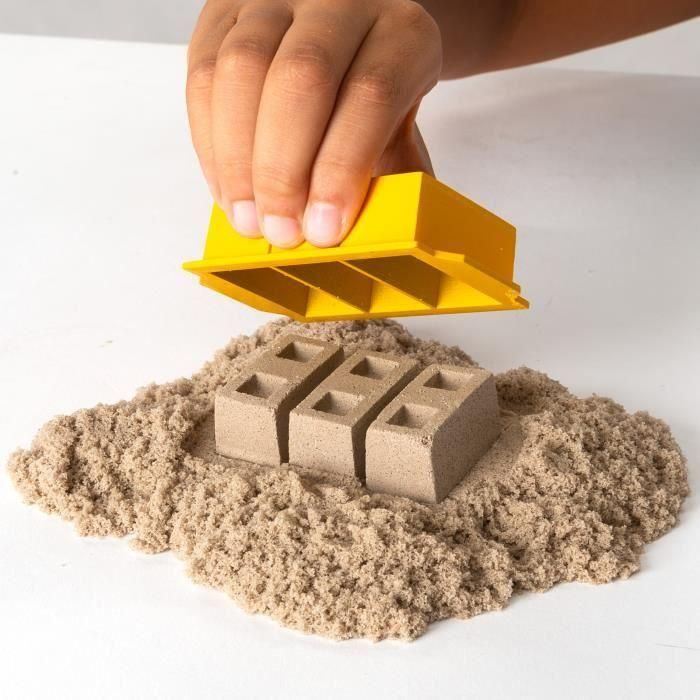 Kinetic Sand KIN0778988543641 Set de Construcción de Arena Cinética – Excava y Demuele con 454g de Arena Natural 4