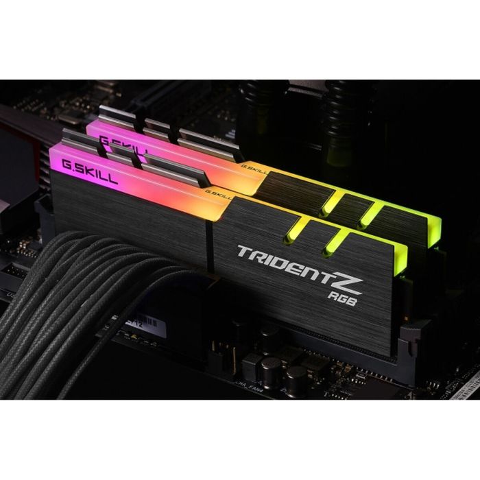 Memoria RAM GSKILL Trident Z RGB DDR4 CL18 16 GB 2