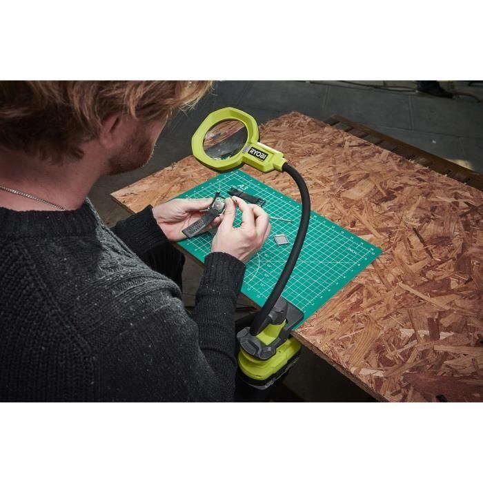 Alicates con cuerpo flexible 18V - 200-400 lúmenes - 2 señales de aumento x2.25 y x5 3 Alicates con cuerpo flexible 18V - 200-400 lúmenes - 2 señales de aumento x2.25 y x5 3