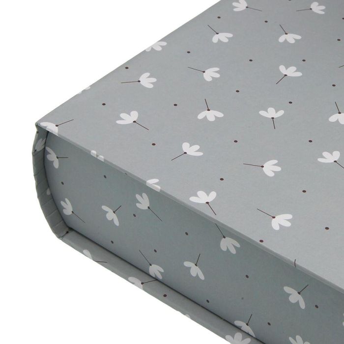 Set de 2 Libros Flores Versa - 5.5x15x22 cm, Lienzo y Madera MDF (2 Unidades) 1 Set de 2 Libros Flores Versa - 5.5x15x22 cm, Lienzo y Madera MDF (2 Unidades) 1