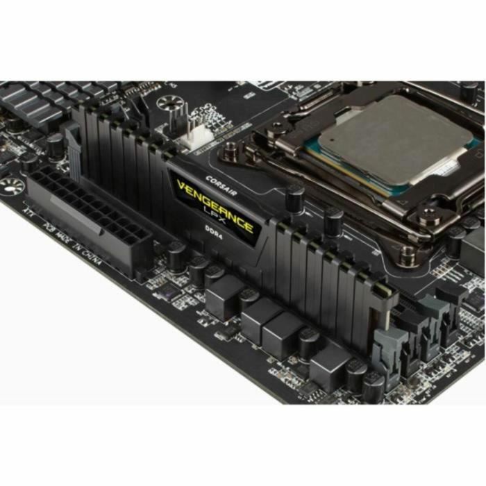 Memoria para PC CORSAIR DDR4 - Vengeance - 8 GB (1 x 8 GB) - 3000MHz - CAS 16 (CMK8GX4M1D3000C16) 1