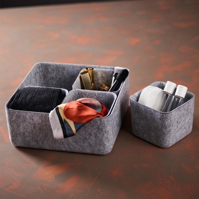 Day Juego de 5 Cestos Gris de Fieltro, 1 Cesto Grande 25x25cm y 4 Pequeños 12x12cm 1 Day Juego de 5 Cestos Gris de Fieltro, 1 Cesto Grande 25x25cm y 4 Pequeños 12x12cm 1