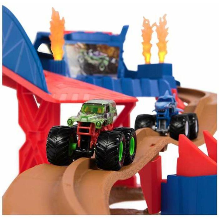 Pista de carreras supercharger monsterjam. compatible con vehiculos escala 1:64. incluye 2 vehiculos de grave digger y de megalodon. 7