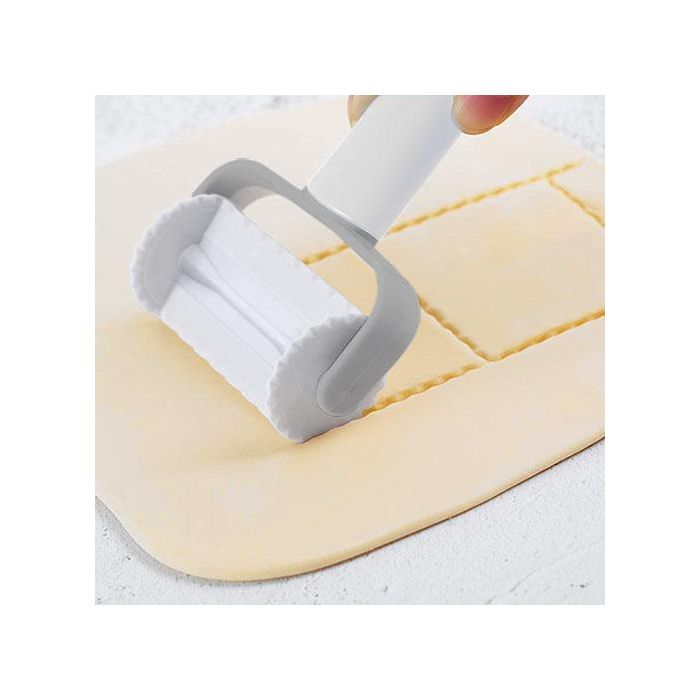 Quttin Rodillo Cortapastas Cuadrado Rizado para Repostería, 16.5 x 8.5 x 4 cm (24 Unidades)