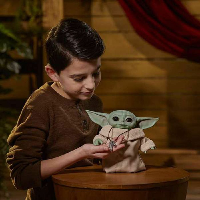 Figura de Acción Star Wars Mandalorian Baby Yoda Hasbro F1119 (25 cm) 5