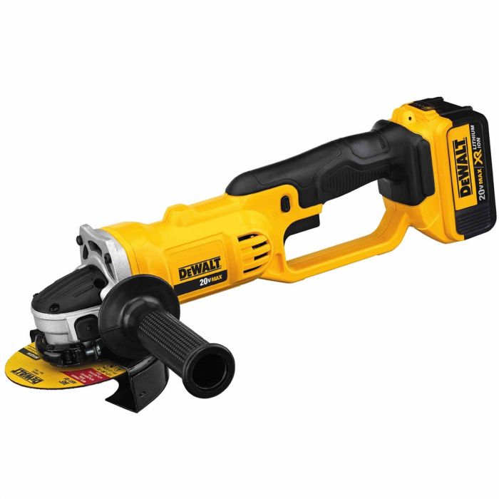 Taladro percutor DeWalt DWD024KS-QS 700W con maletín