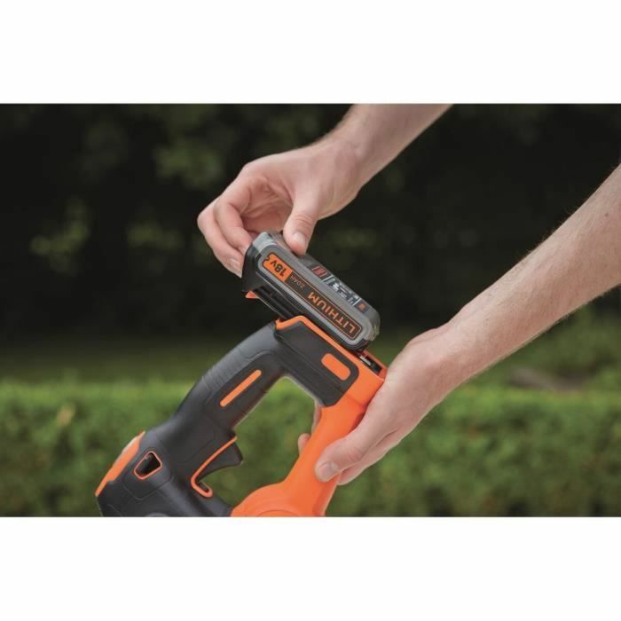 Cortasetos Eléctrico Black & Decker 420W 18