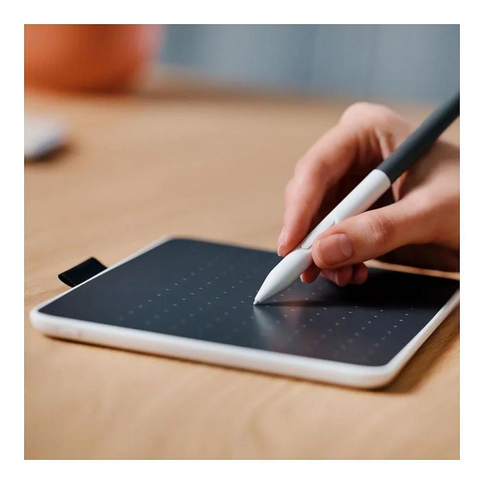 Wacom Medium TABLET PEN Inalámbrico y alámbrico USB/Bluetooth Gris Blanco Windows macOS Android ChromeOS 216 x 135 mm 3