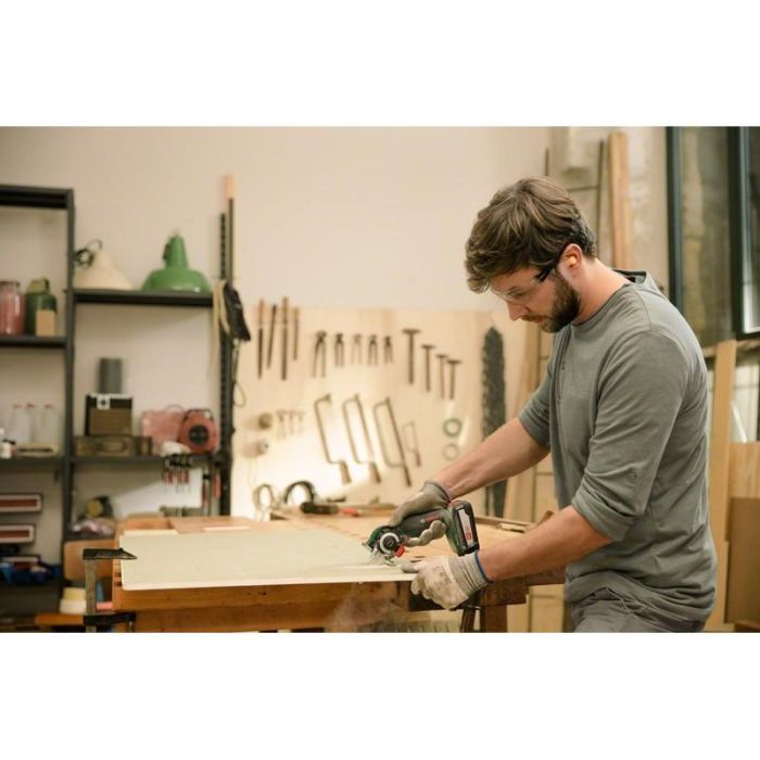 Bosch AdvancedCut 18 Akku-Säbelsäge 2 Bosch AdvancedCut 18 Akku-Säbelsäge 2