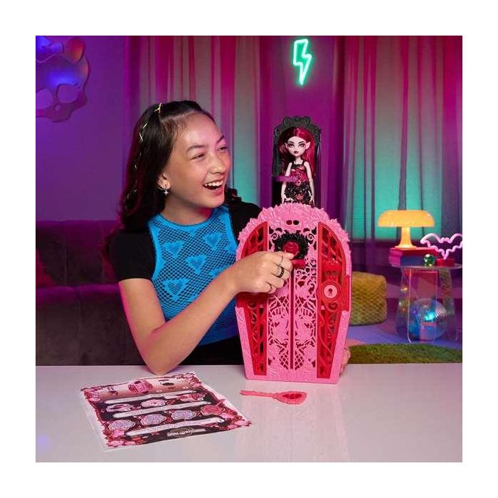 Muñeca monster high draculaura con armario. incluye ropa y accesorios. 4 Muñeca monster high draculaura con armario. incluye ropa y accesorios. 4