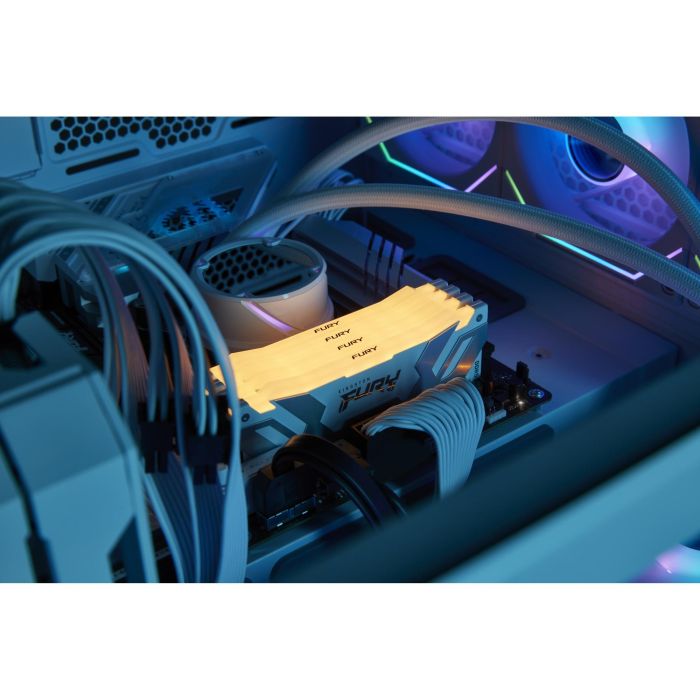 Kingston FURY Renegade RGB White XMP 32GB (2x16GB) DDR5 6400MT/s CL32 DIMM Kit para PC 8 Kingston FURY Renegade RGB White XMP 32GB (2x16GB) DDR5 6400MT/s CL32 DIMM Kit para PC 8