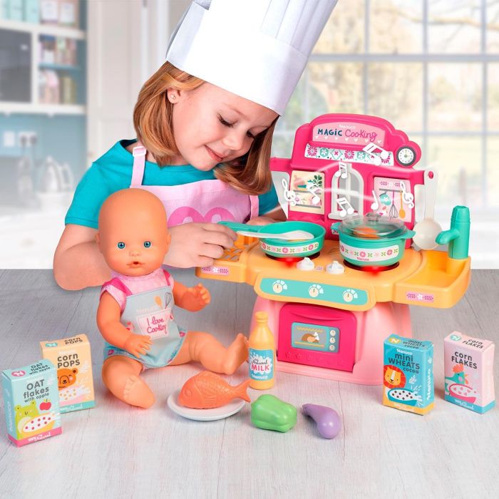 Nenuco Nfne3000 Cocinita Mágica con Luces y Sonidos para Niños 3+ años, Muñeca 30cm y +10 Accesorios 4