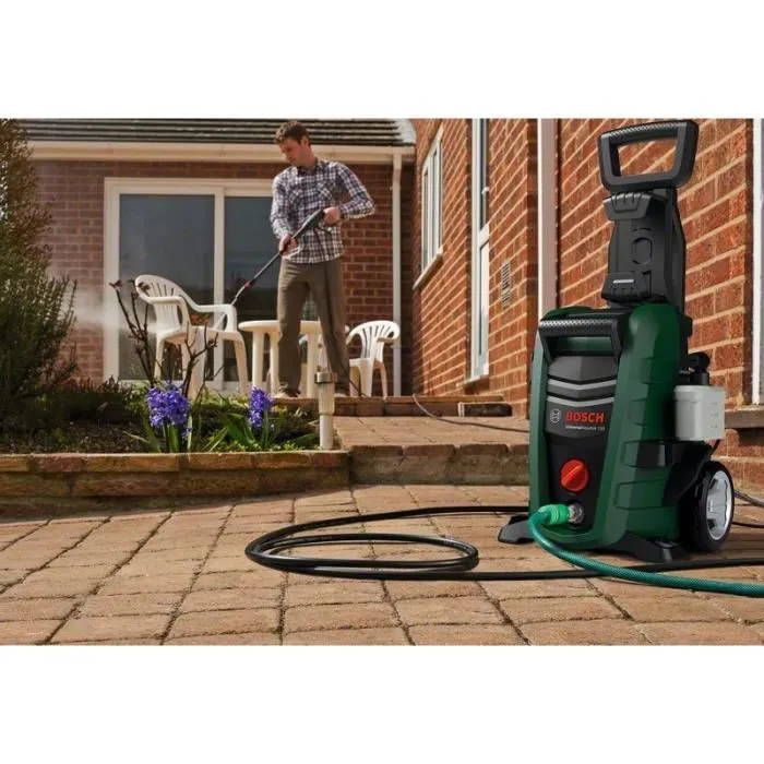 Bosch Car Kit con Accesorios de Limpieza: Cepillo (F016800359), Boquilla 90° (F016800354), Manguera 6m (F016800361) y Paño Microfibra 3