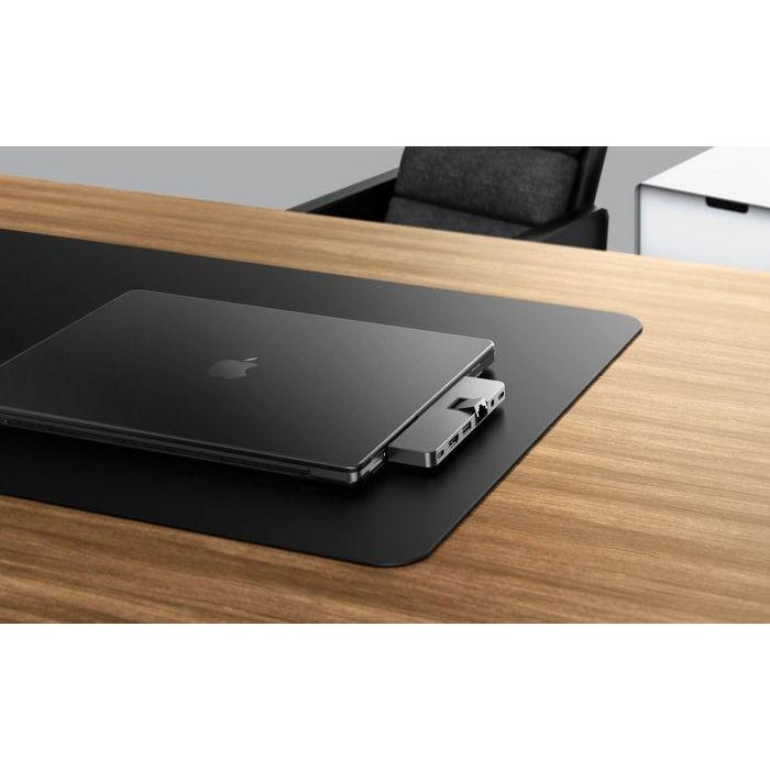 Hyper 1x HDMI, 1x Ethernet Gigabit, 1x 3.5mm, 1x USB-A, 1x USB-C, 1 x Thunderbolt 4, 11.94 x 3.75 x 1.11 cm, grey 2 Hyper 1x HDMI, 1x Ethernet Gigabit, 1x 3.5mm, 1x USB-A, 1x USB-C, 1 x Thunderbolt 4, 11.94 x 3.75 x 1.11 cm, grey 2