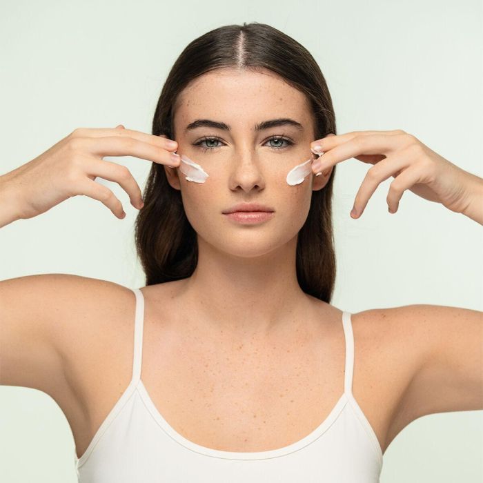 Pack de Rutina Facial y Corporal CBD InnovaGoods 4 Pack de Rutina Facial y Corporal CBD InnovaGoods 4
